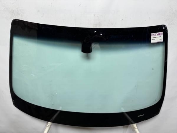 BMW X1 2009- KMK Стекло лобовое 