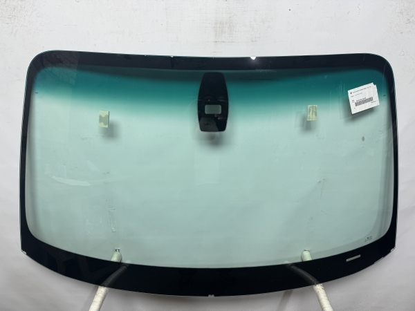 BMW 1-SERIA E87/81  2004-  FYG- ДД ЗЕЛЕНАЯ ПОЛОСА скол Стекло лобовое