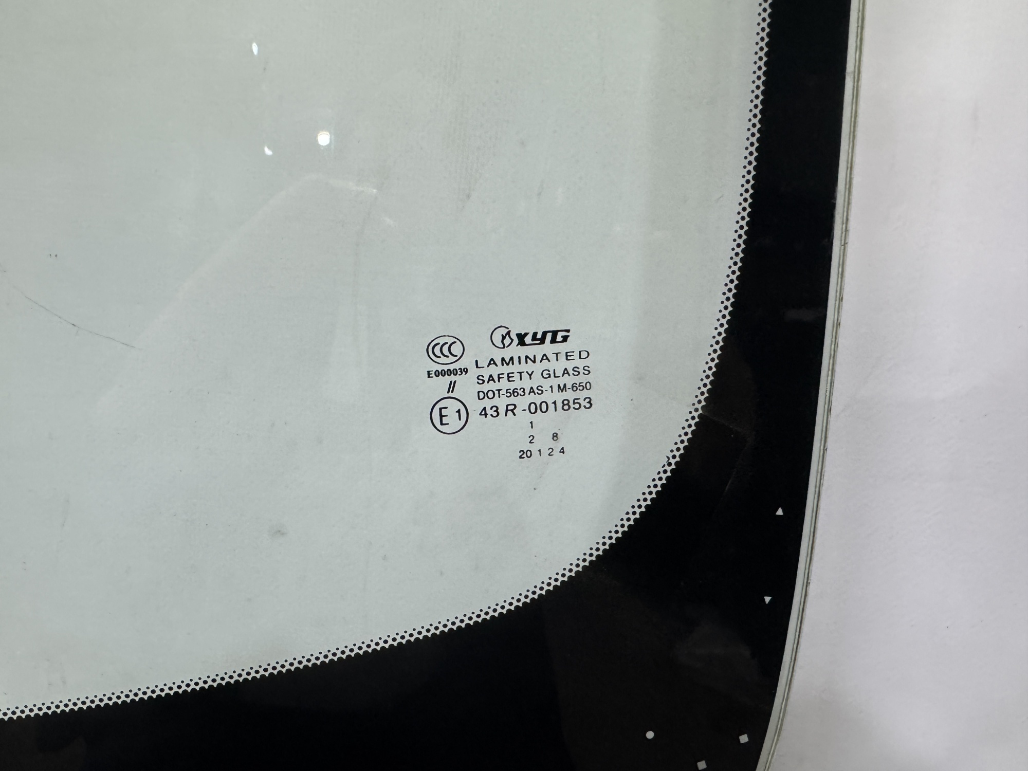 NISSAN TIIDA-R 2004- XYG  Стекло лобовое 