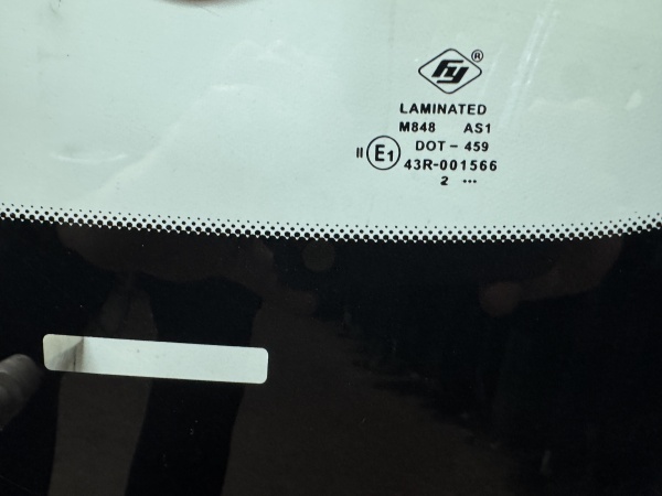 BMW 1-SERIA E87/81  2004-  FYG- датчик дождя(место) СЕРАЯ ПОЛОСА Стекло лобовое