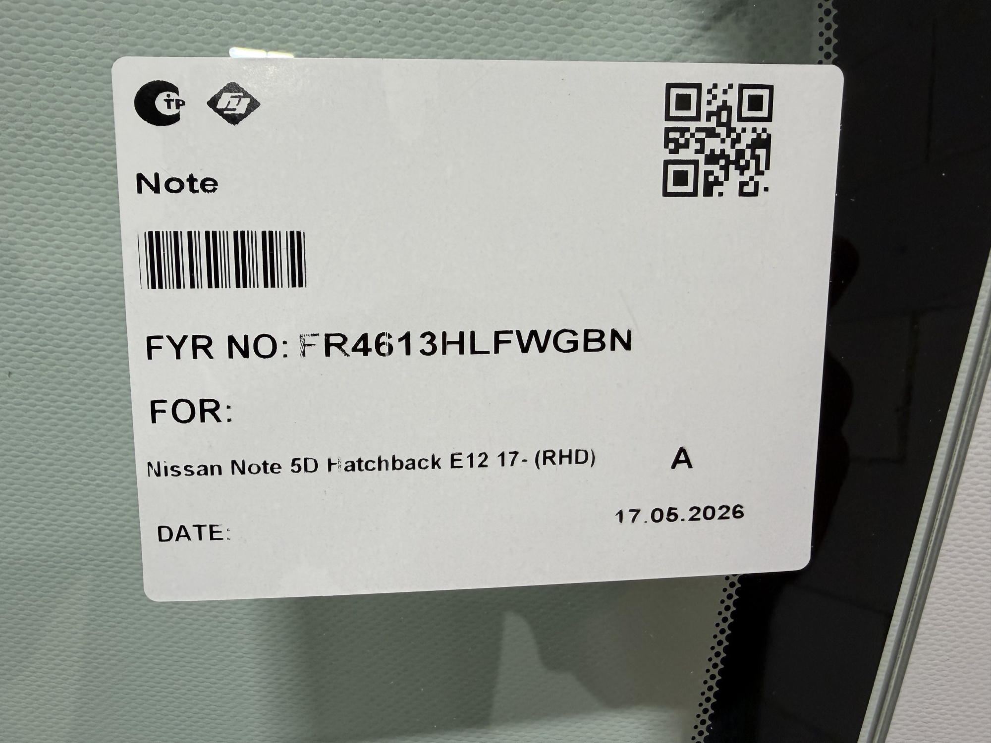 NISSAN NOTE WAGON E12 2012- FYG ПРАВ РУЛЬ КАМЕРА(РЕСТАЙЛИНГ) синяя полоса Стекло лобовое