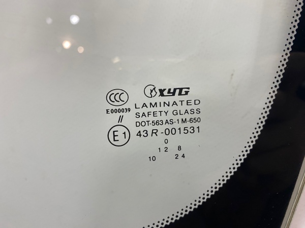 TOYOTA GAIA  XYG Стекло лобовое 