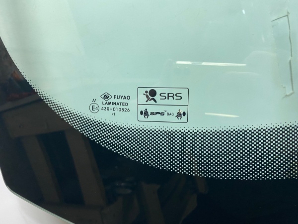 VOLVO S80/XC70/V70 2006-2013 FYG  [vin +пятак+ДДквадрат+2 Камеры+молдинг]  SOLAR Стекло лобовое