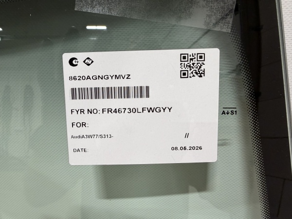 AUDI A3 4D SEDAN  2012-  FYG-ДД МОЛДИНГ СЕРАЯ ПОЛОСА Стекло лобовое