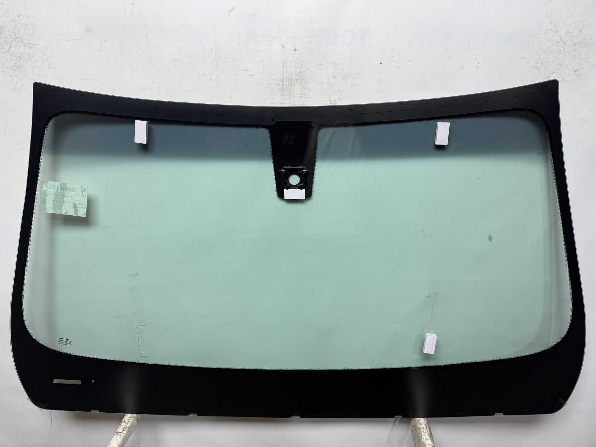 BMW 4-SERIA F32 2014-  FYG ДД СЕРАЯ ПОЛОСА Стекло лобовое