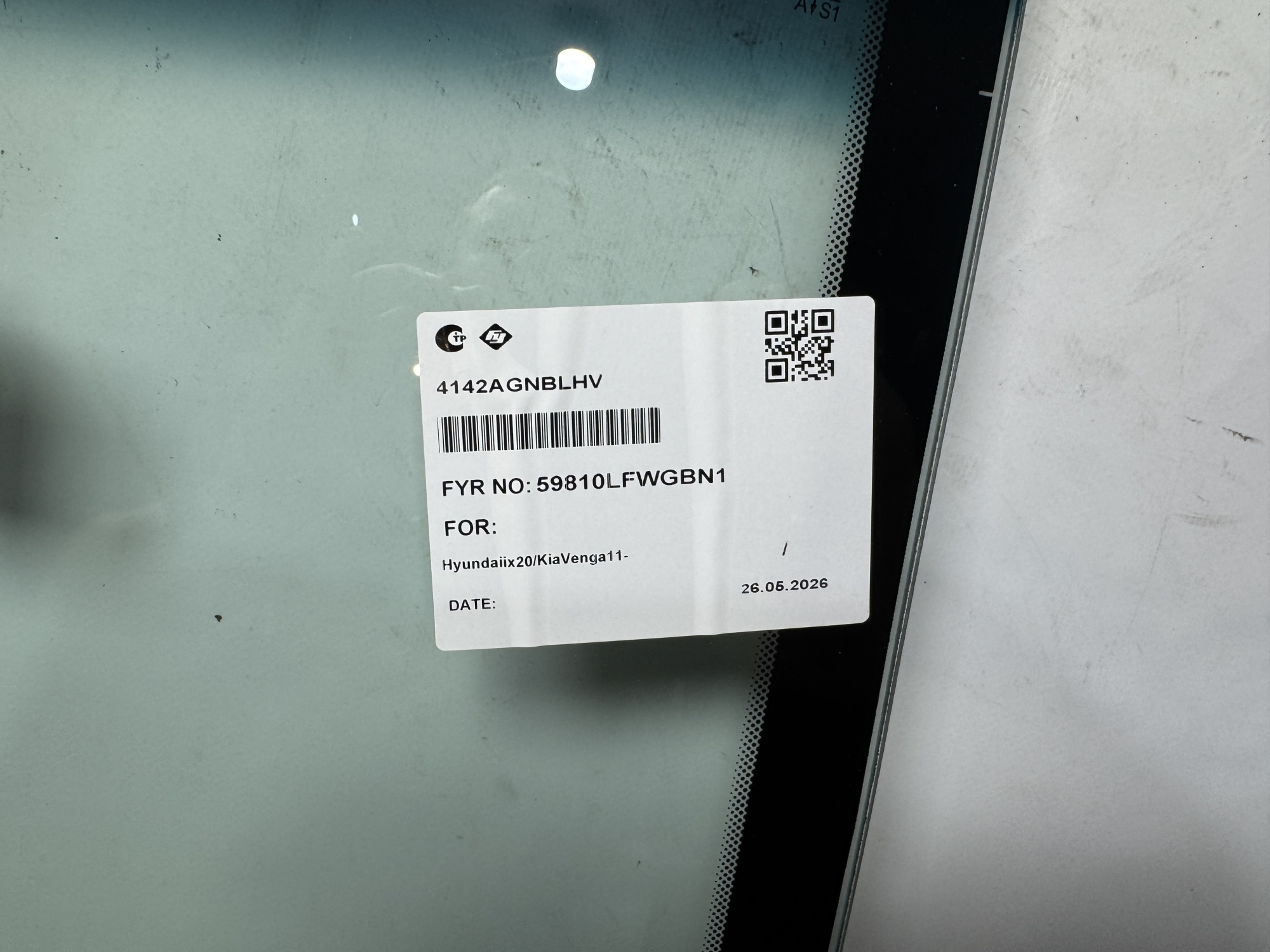 KIA VENGA / IX20 2009-18 FYG СИНЯЯ ПОЛОСА  ОБОГРЕВ ДВОРНИКОВ Стекло лобовое
