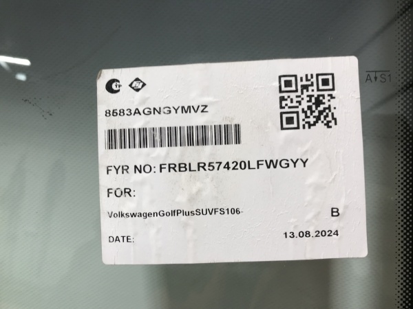 VOLKSWAGEN GOLF PLUS A5  MPV 2005-  FYG ДД СЕРАЯ ПОЛОСА МОЛДИНГ Стекло лобовое