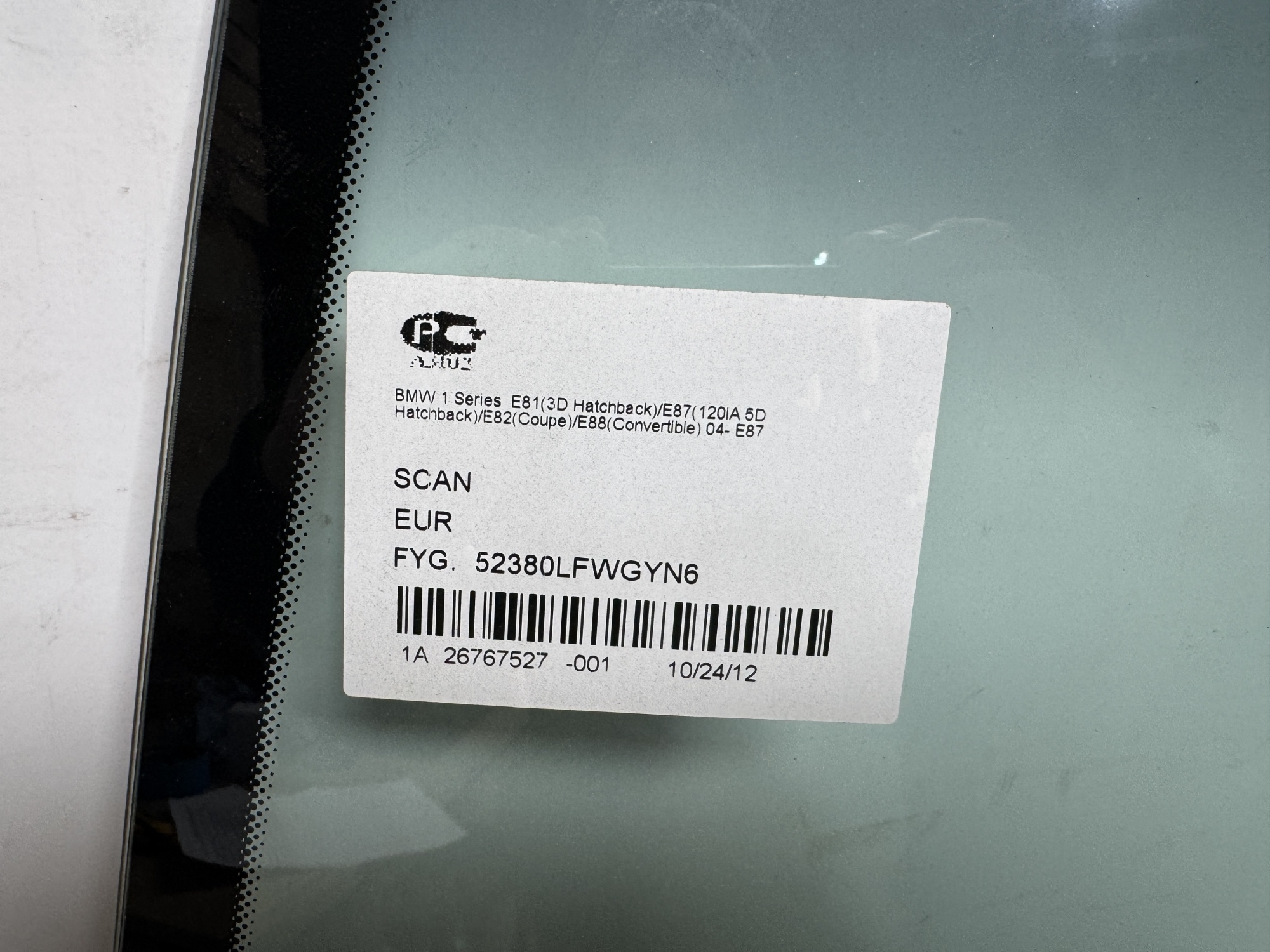 BMW 1-SERIA E87/81  2004-  FYG- датчик дождя(место) СЕРАЯ ПОЛОСА Стекло лобовое