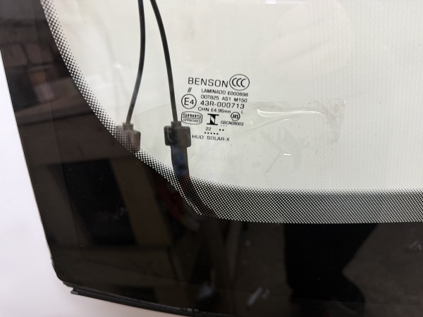 AUDI Q8  2018-  BENSON-ДД-КАМЕРА ПРОЕКЦИЯ АТЕРМАЛ ПОЛНЫЙ ПОДОГРЕВ(НИТИ) Стекло лобовое  