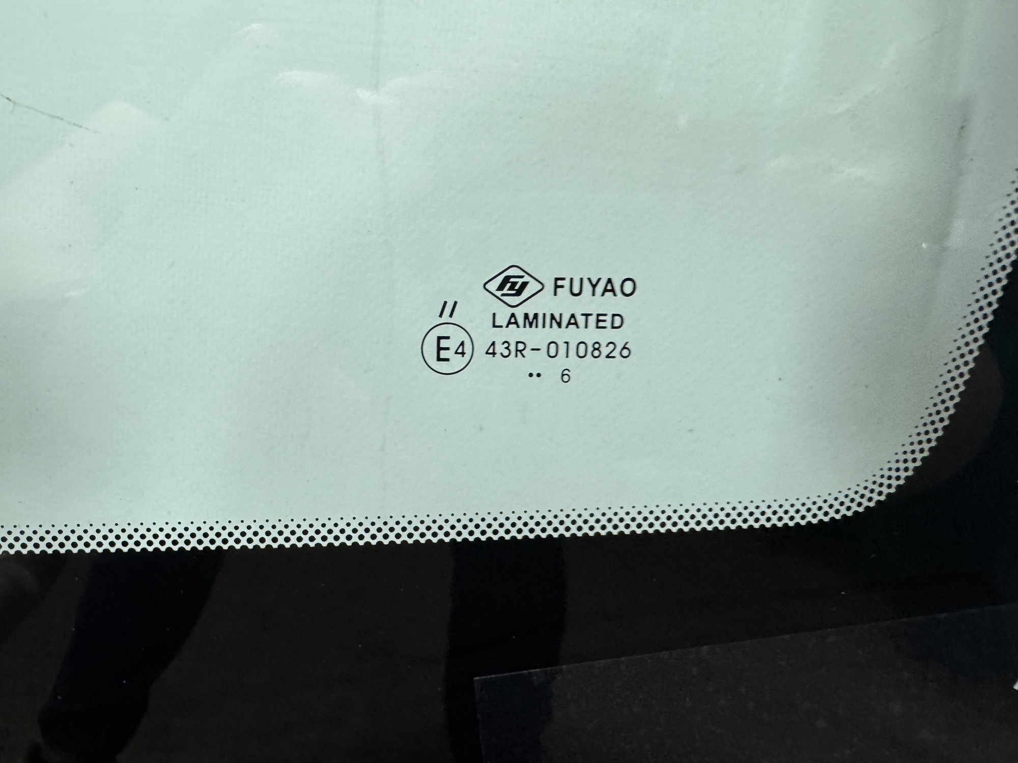 KIA VENGA / IX20 2009-18 FYG СИНЯЯ ПОЛОСА  ОБОГРЕВ ДВОРНИКОВ Стекло лобовое